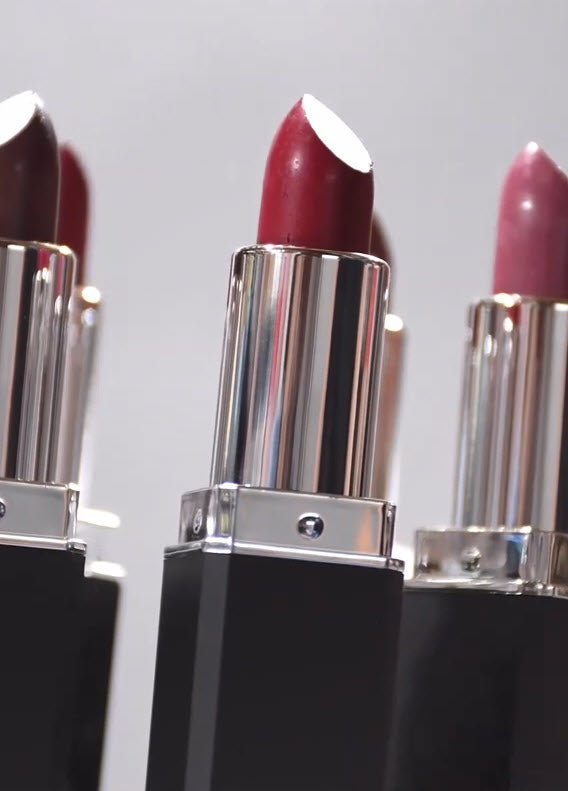 How to Choose the Right Lipstick Shade for Your Skin Tone